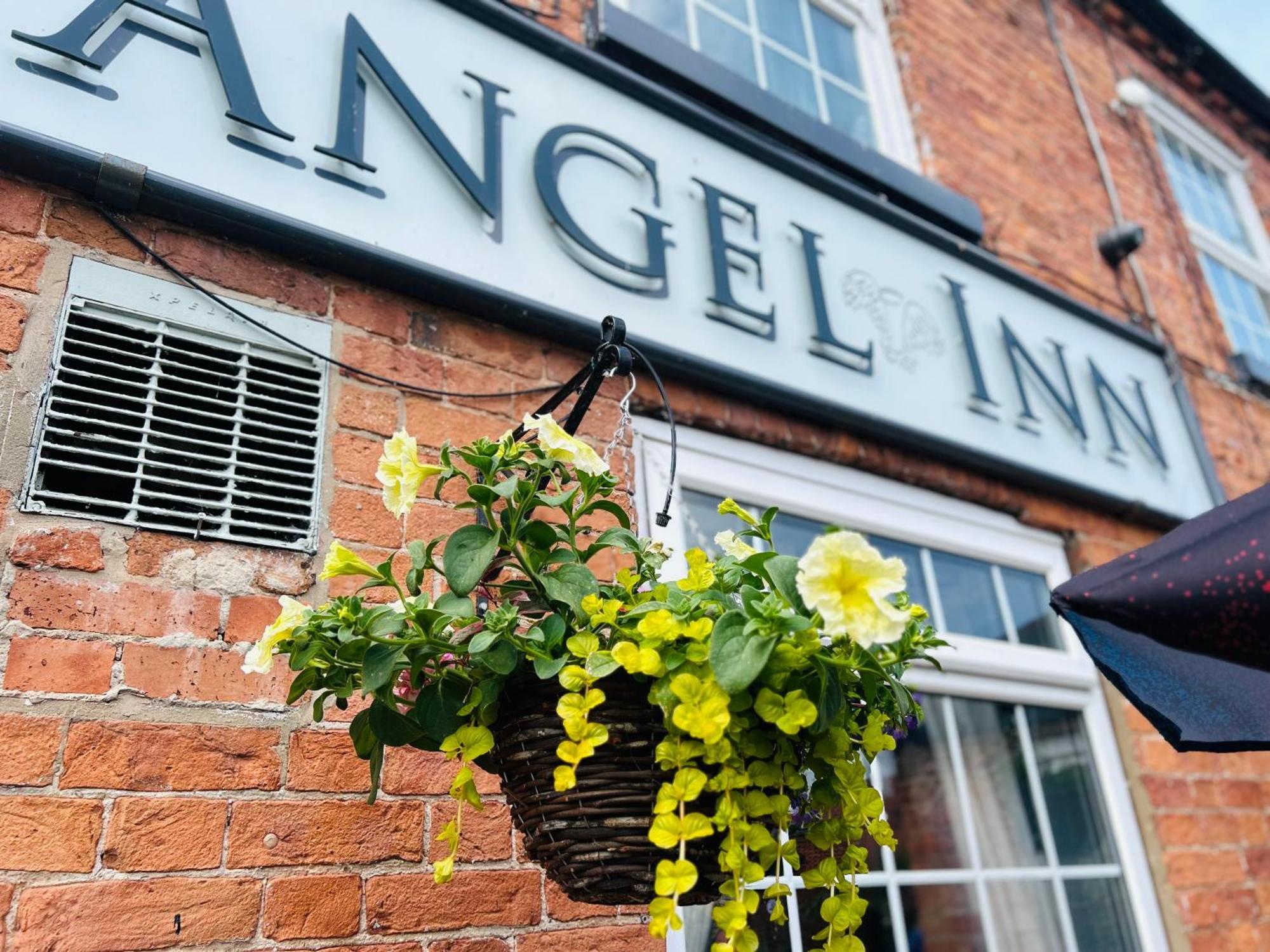 Angel Inn Misson Εξωτερικό φωτογραφία